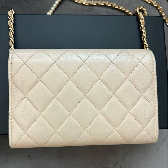 reserved-Chanel Pearl Paris-Hamburg Bag - Picture 5 of 17